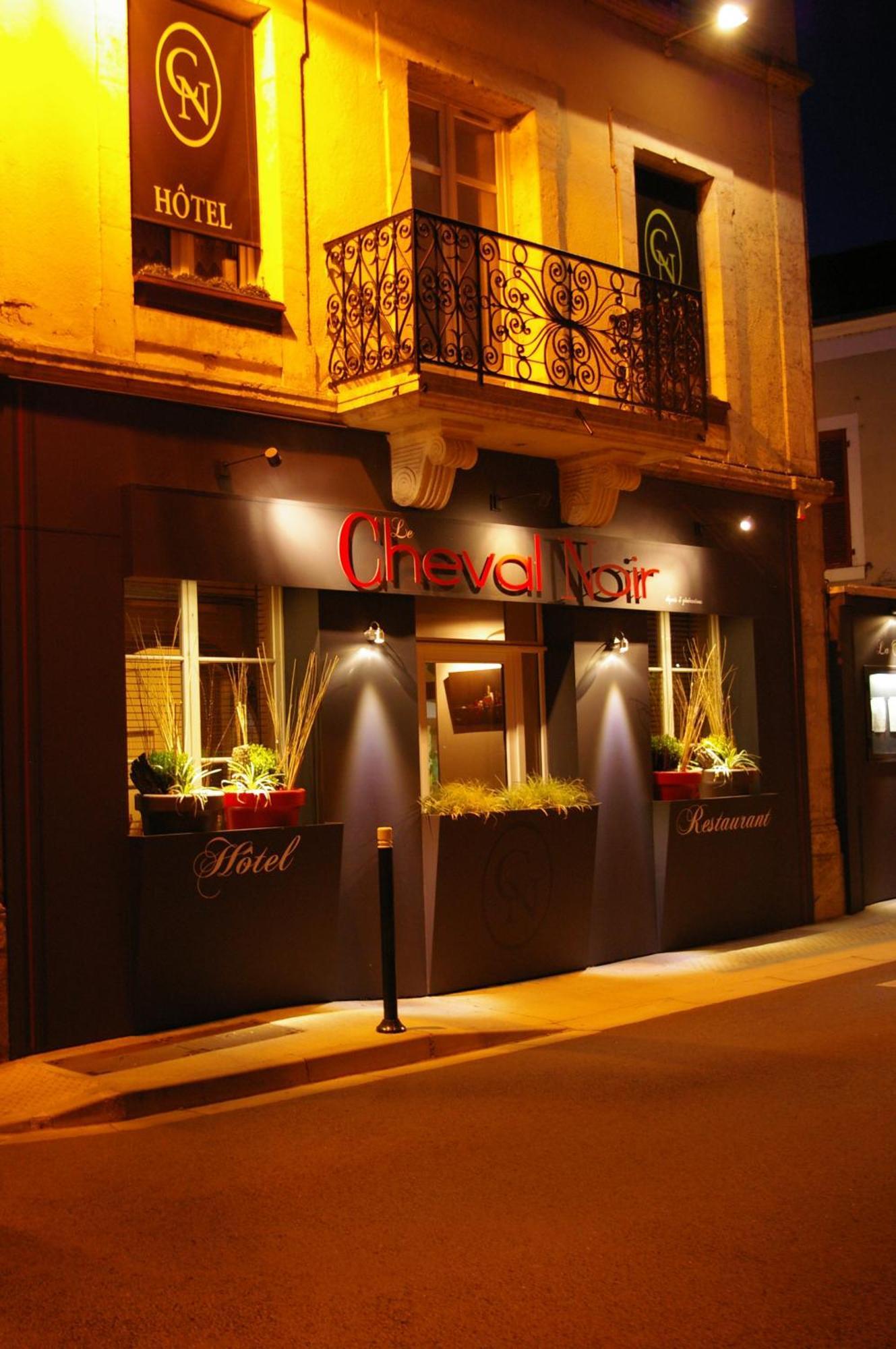 Logis Hotel Le Cheval Noir Argenton Sur Creuse Exterior photo